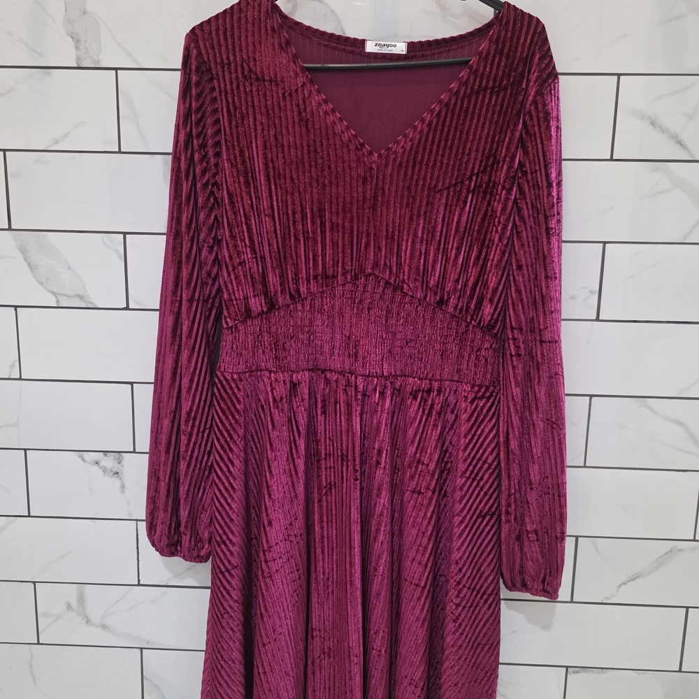 Elegant Velvet Long Sleeve Dress in Rich Pink
